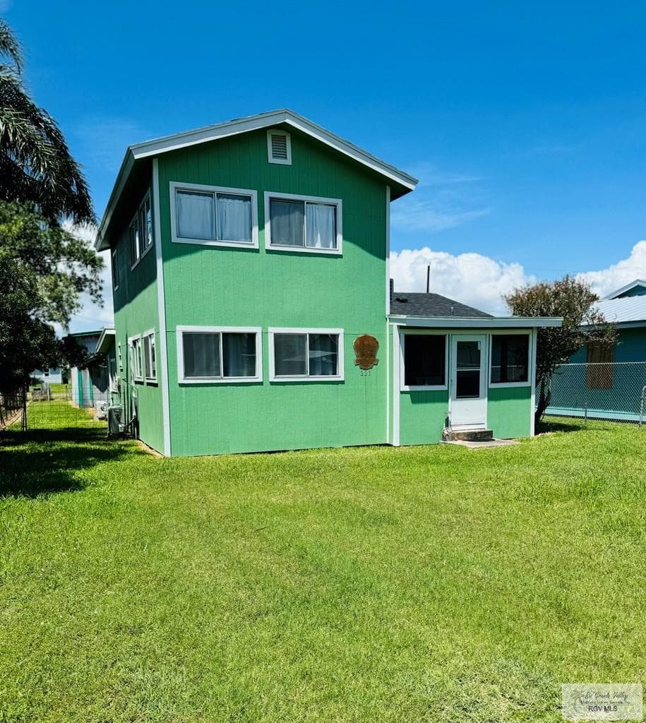 223 Beach Dr