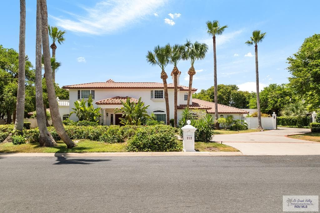 212 Tesoro Ave