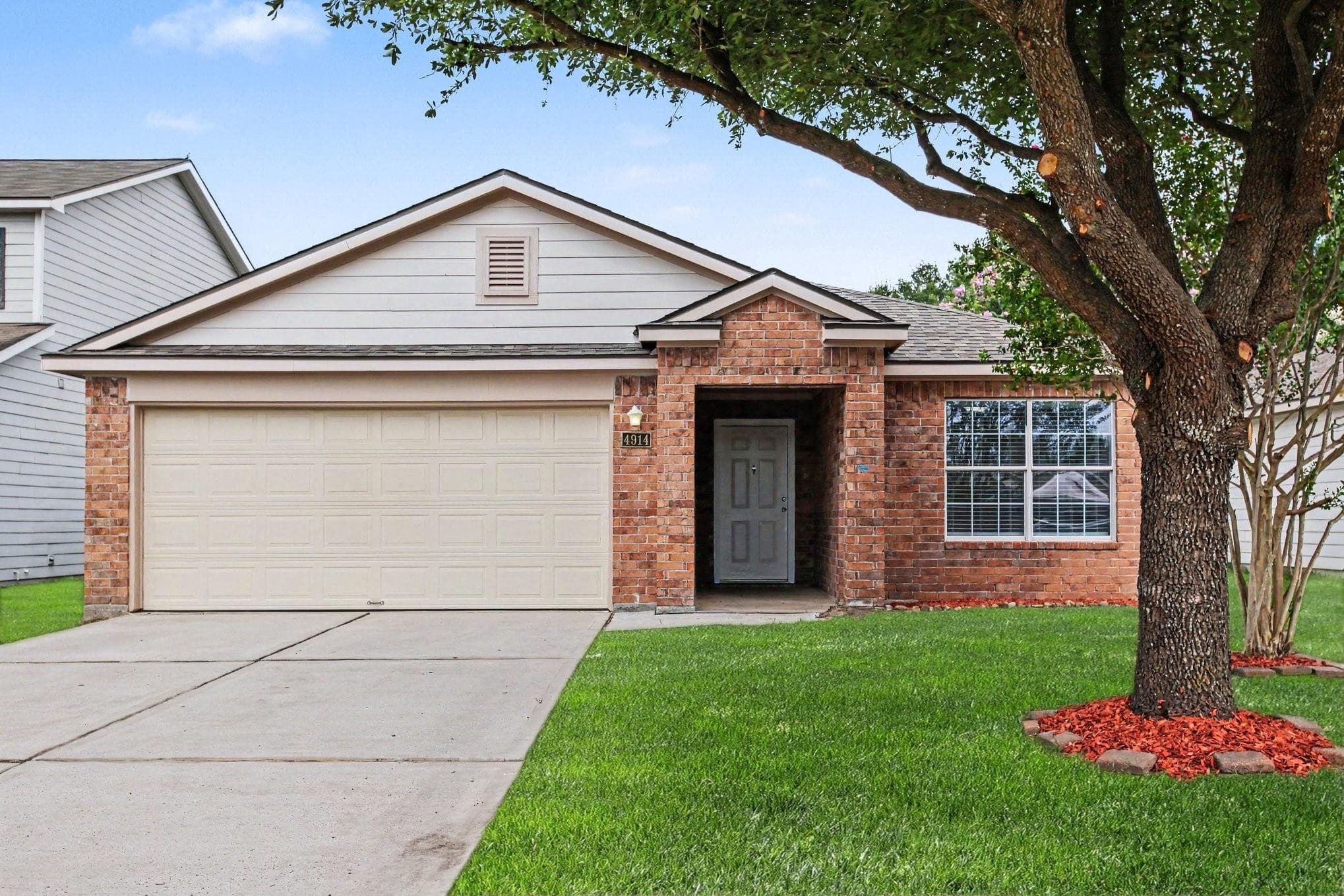 4914 Comal River Loop