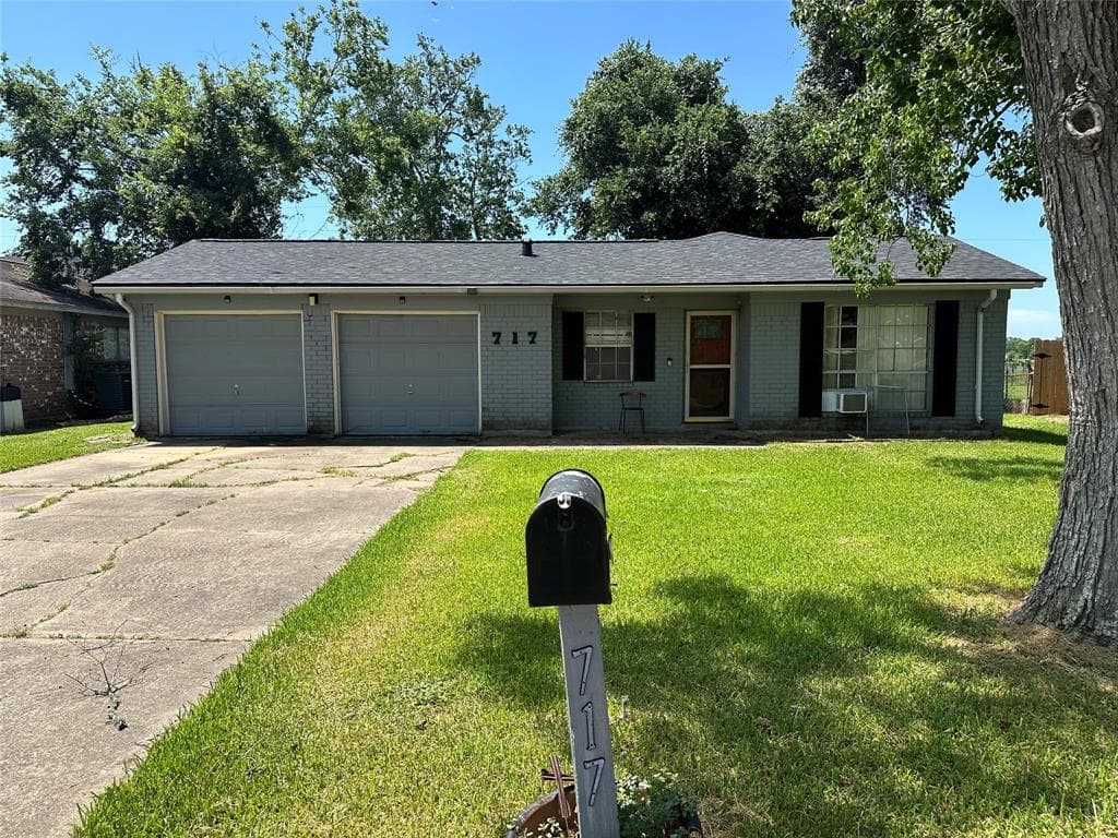 717 Circle Way