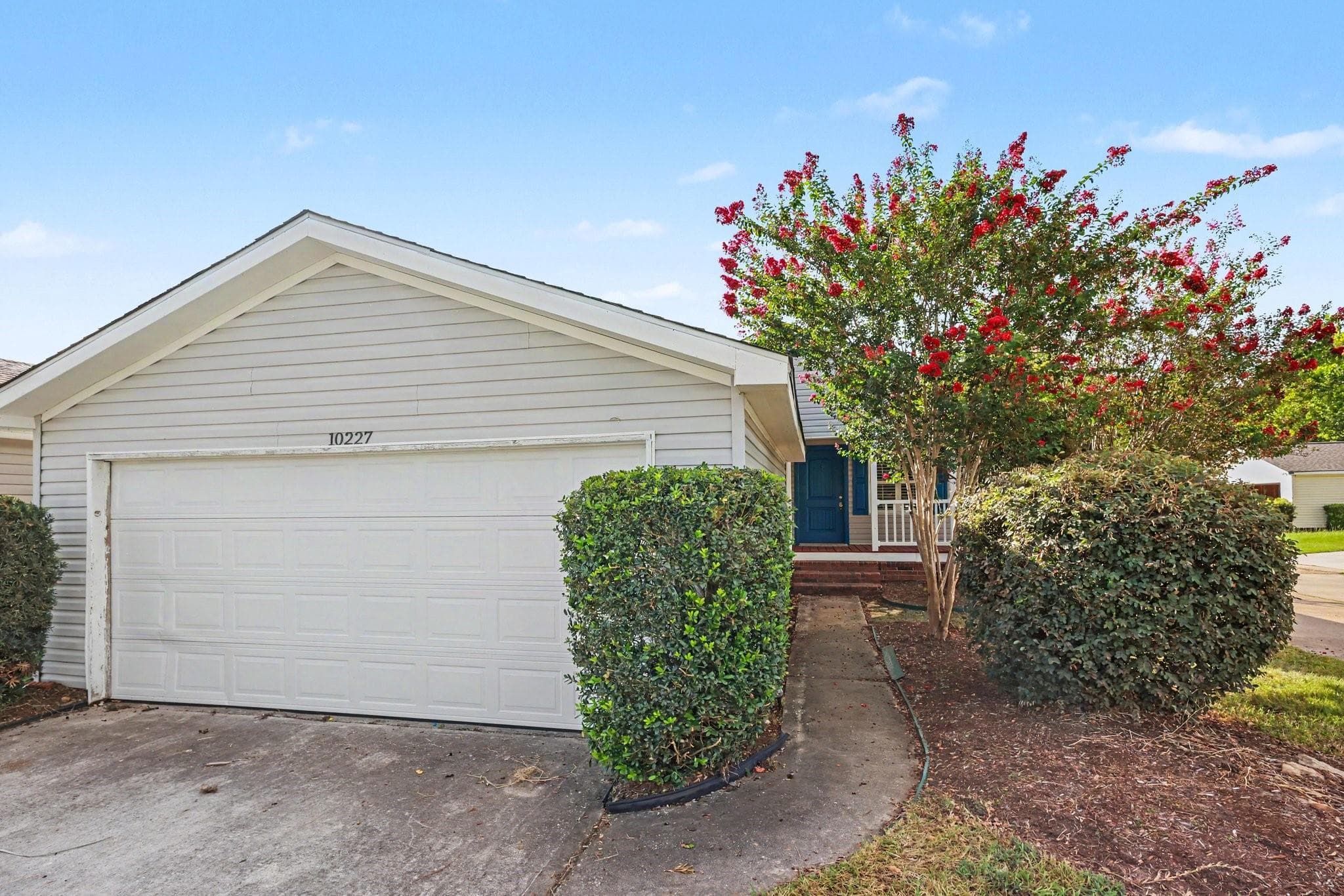 10227 Berrybriar Ln