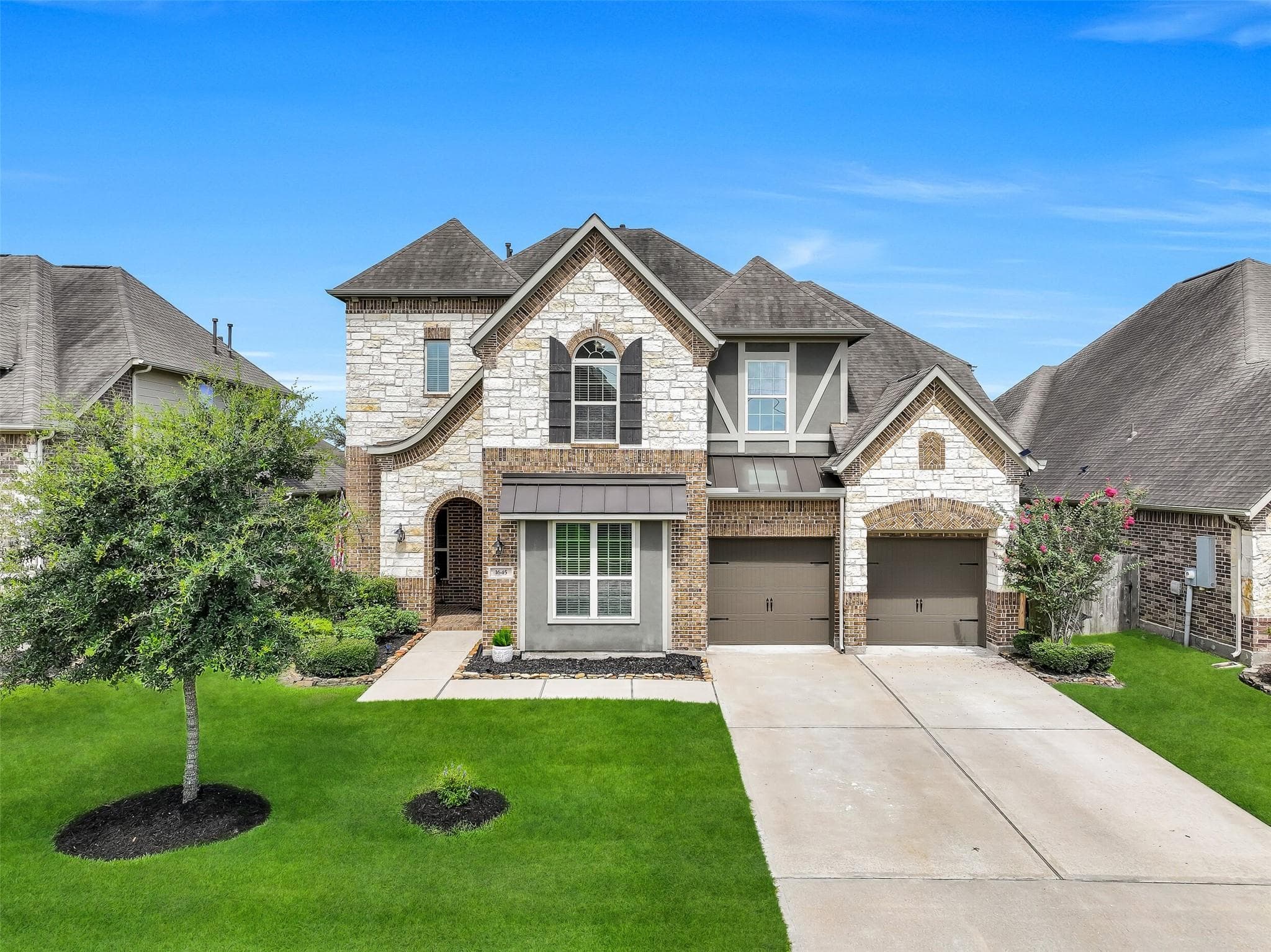 1645 Longwood Glen Ln