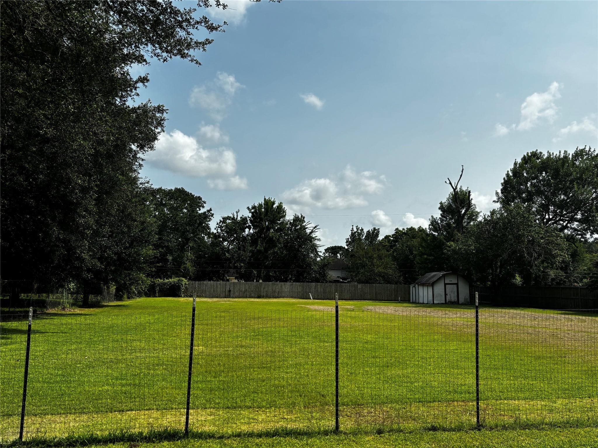 8122 Folkstone Ln