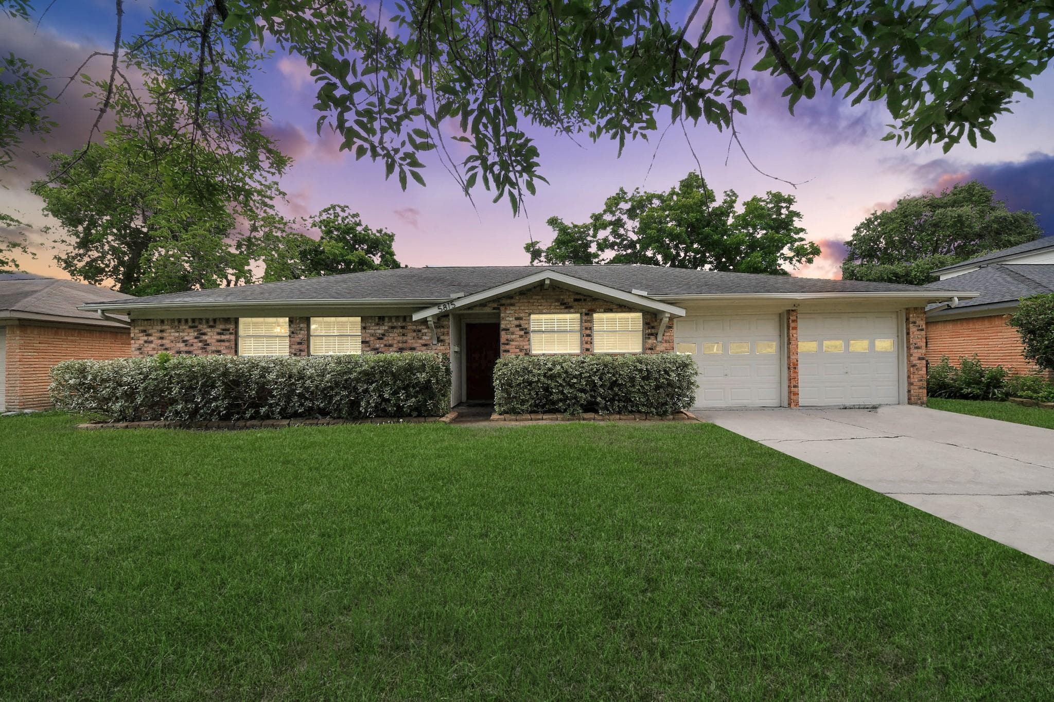 5815 Effingham Dr