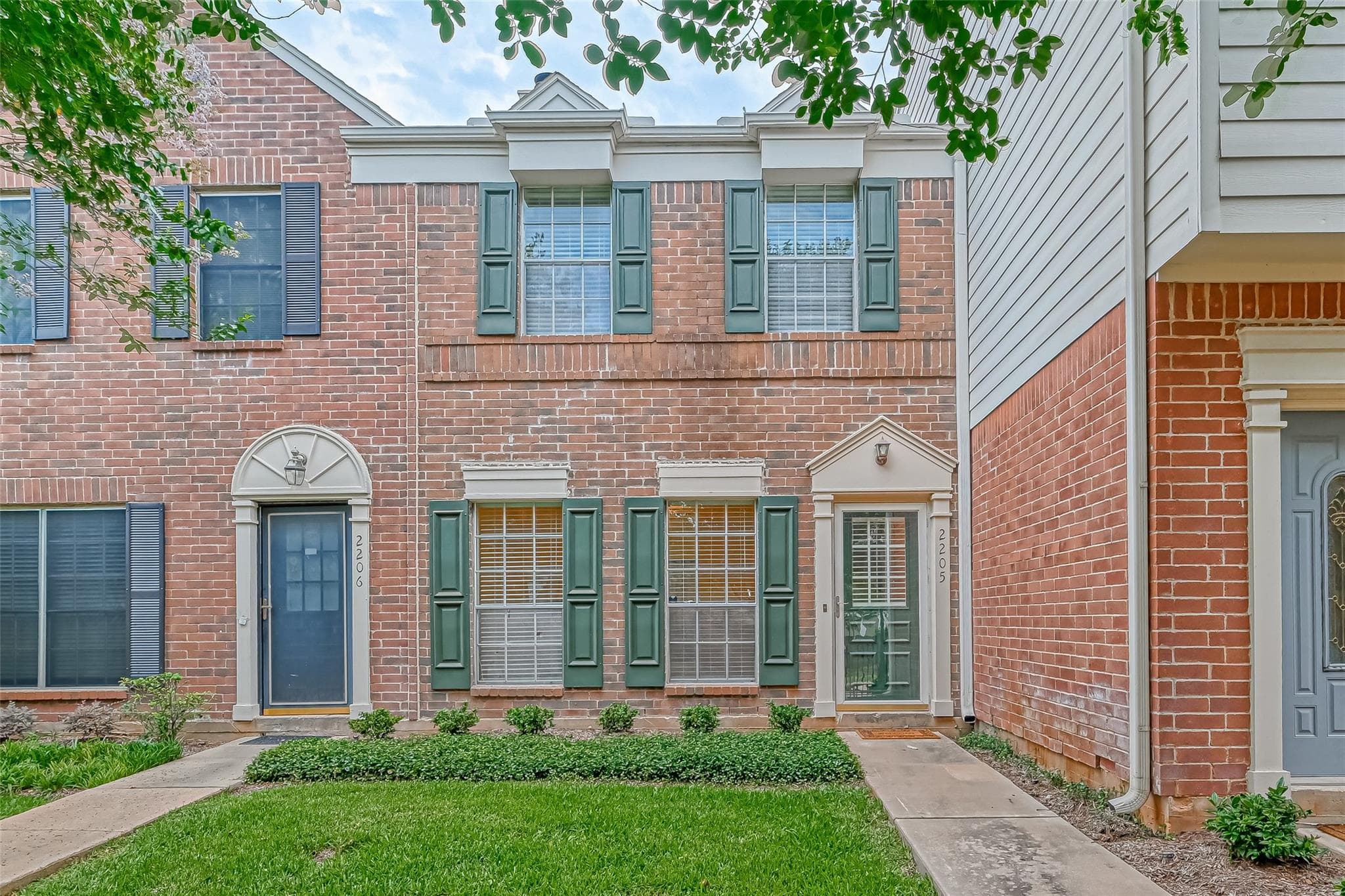 2930 Grants Lake Blvd Apt 2205