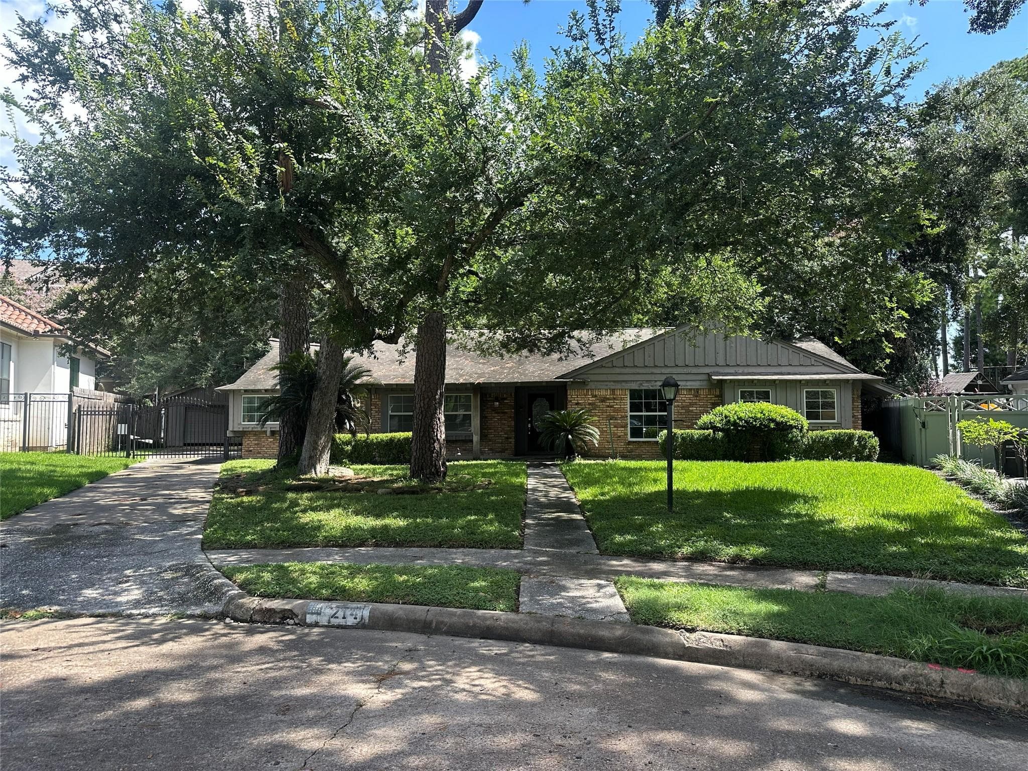 214 Mignon Ln