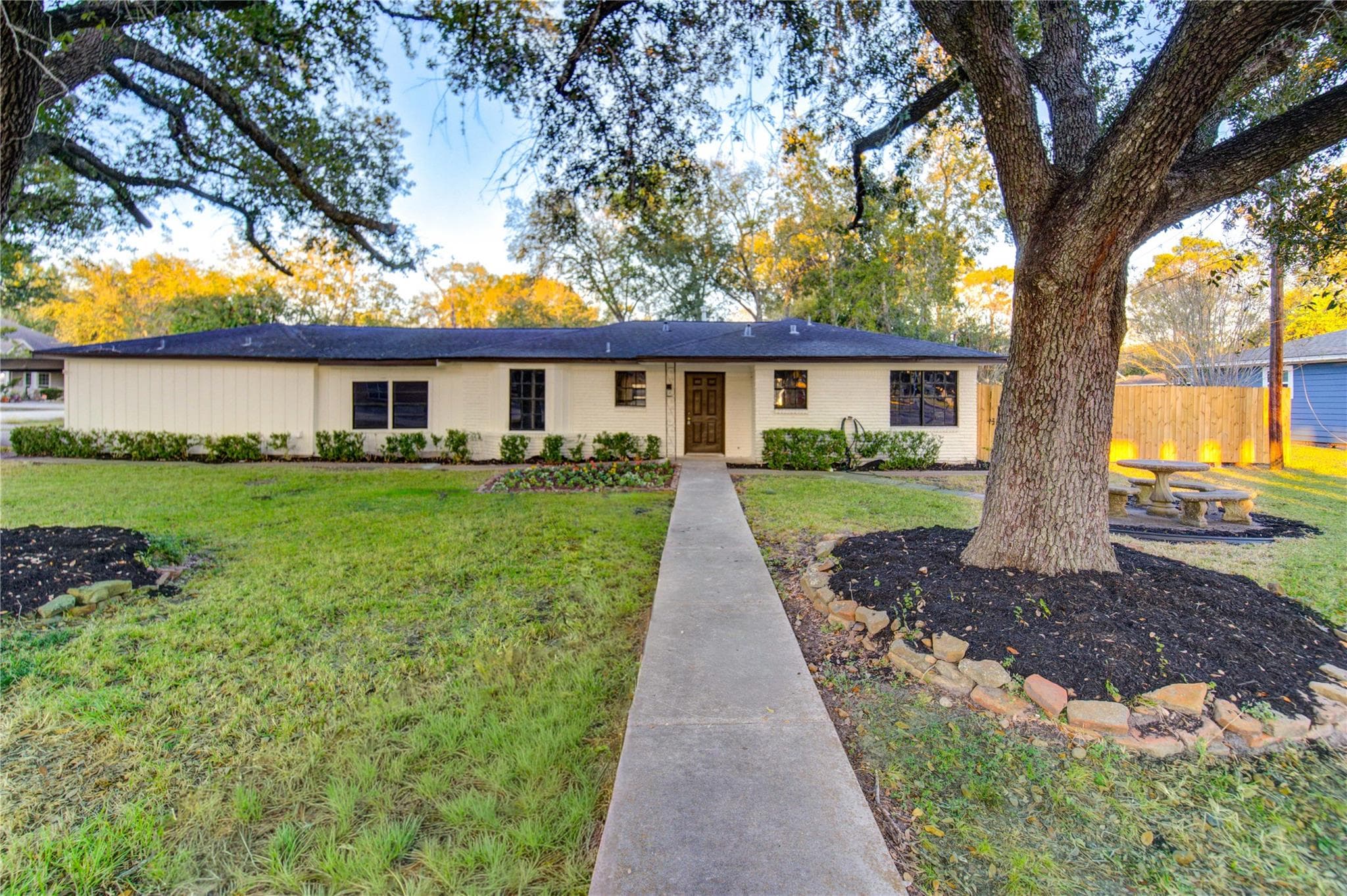 Main property image