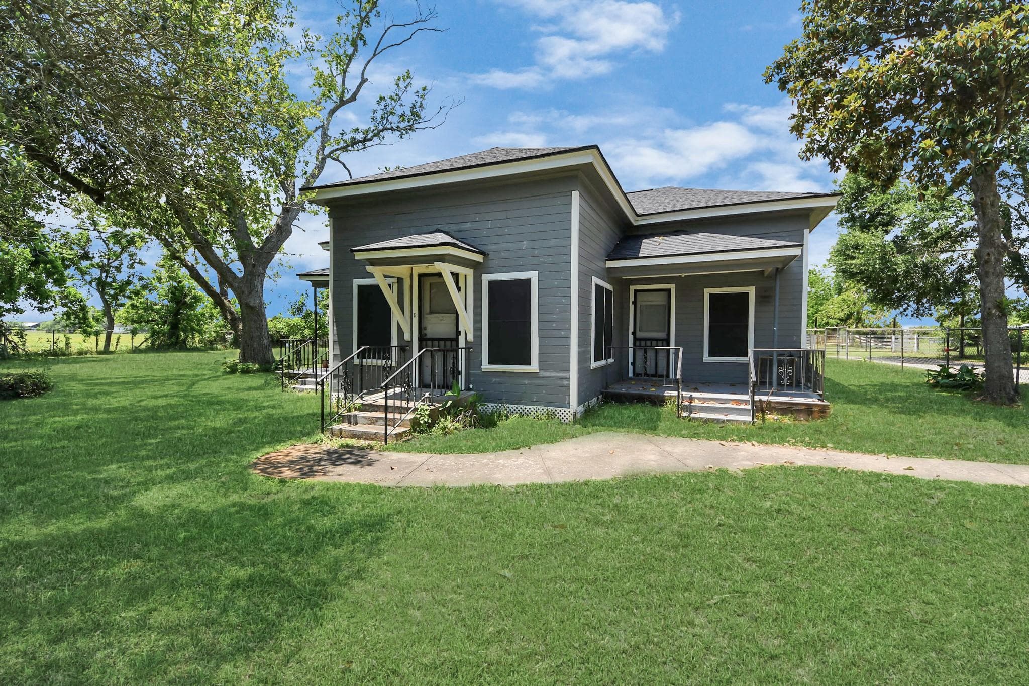 309 S Austin Rd