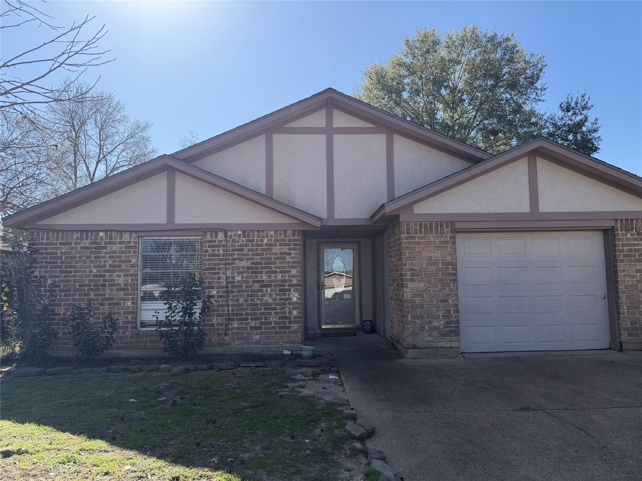 3206 Santana Dr