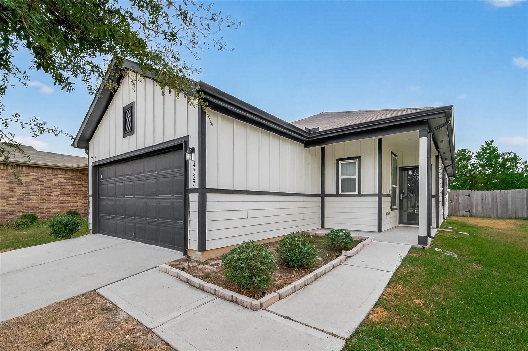 4727 Prairie Chase Dr
