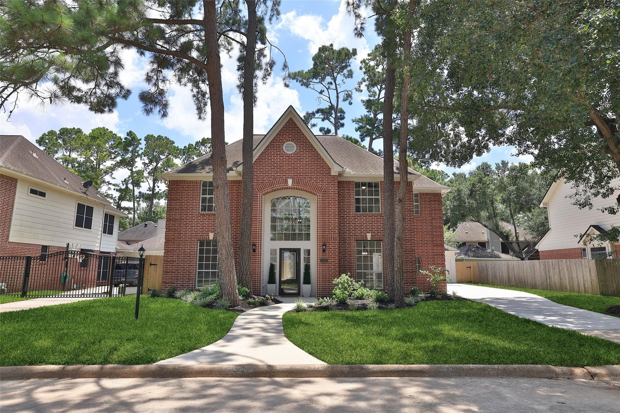 12927 Golden Rainbow Dr