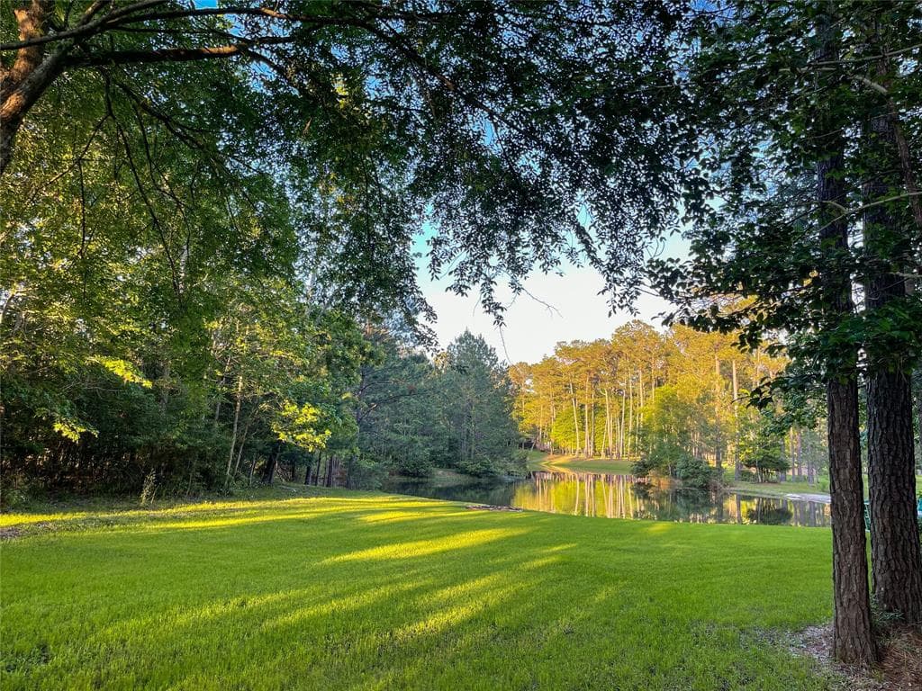 12110 Leafy Oak Way