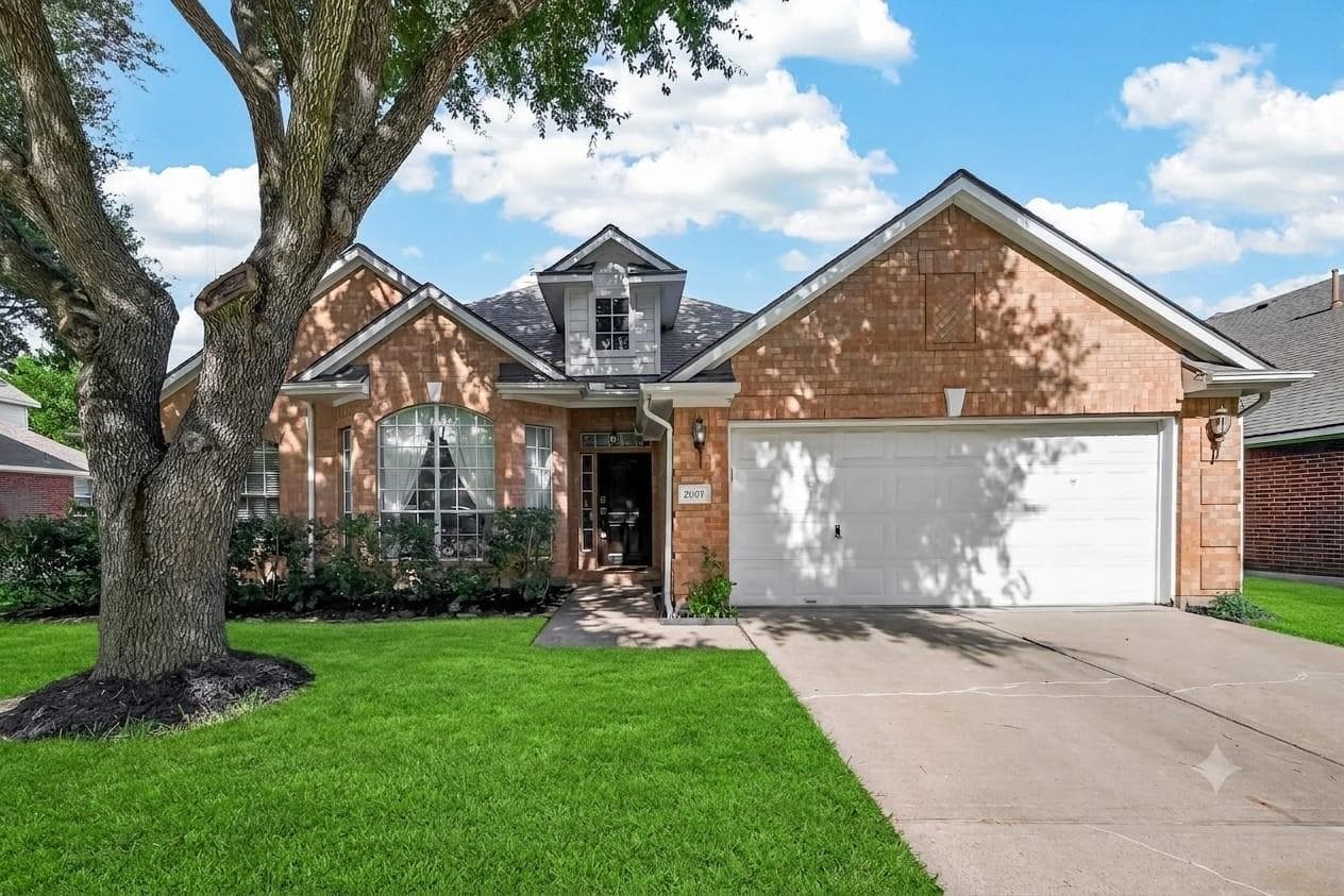 Main property image