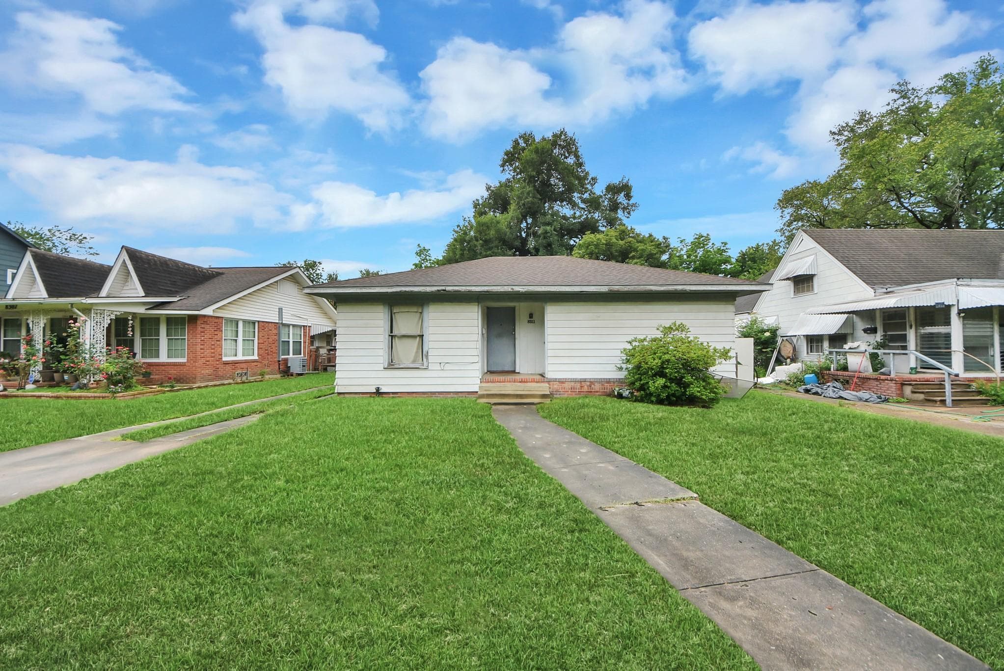 8311 Glenview Dr