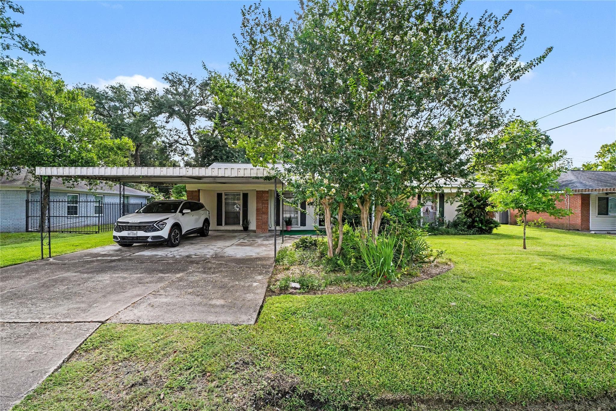 3706 Morningview Dr