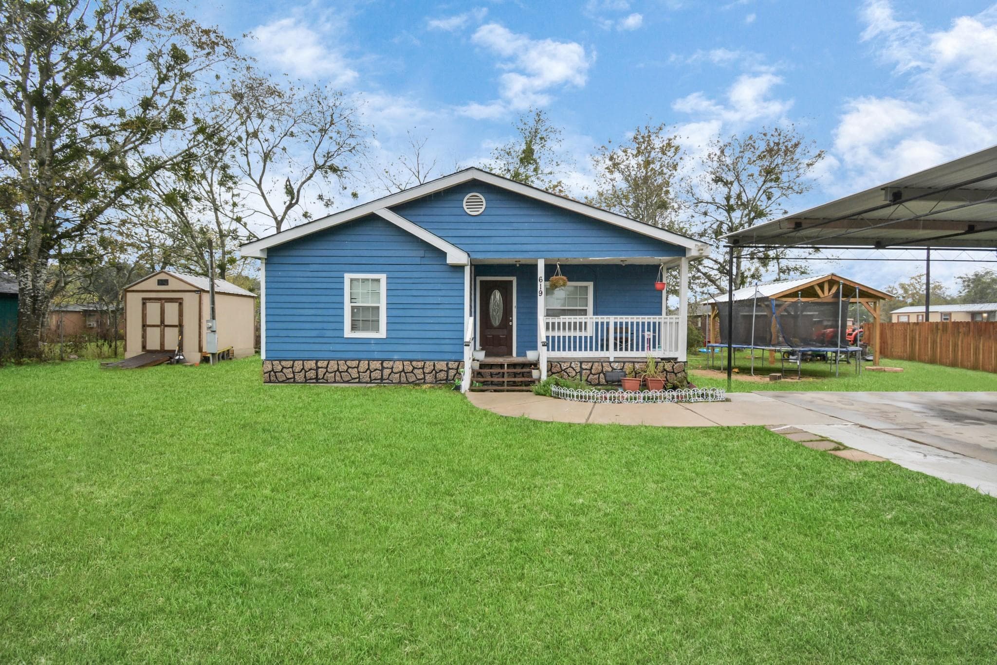 619 Shirley St
