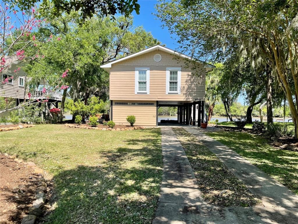 4647 Rio Dr