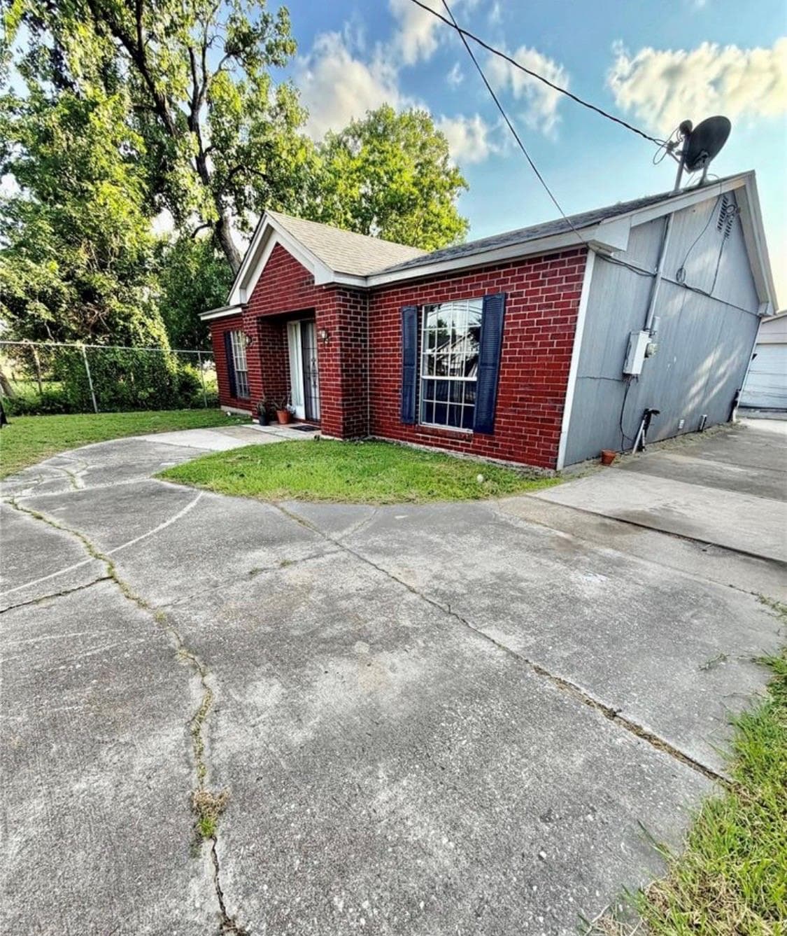 1919 Gregg St