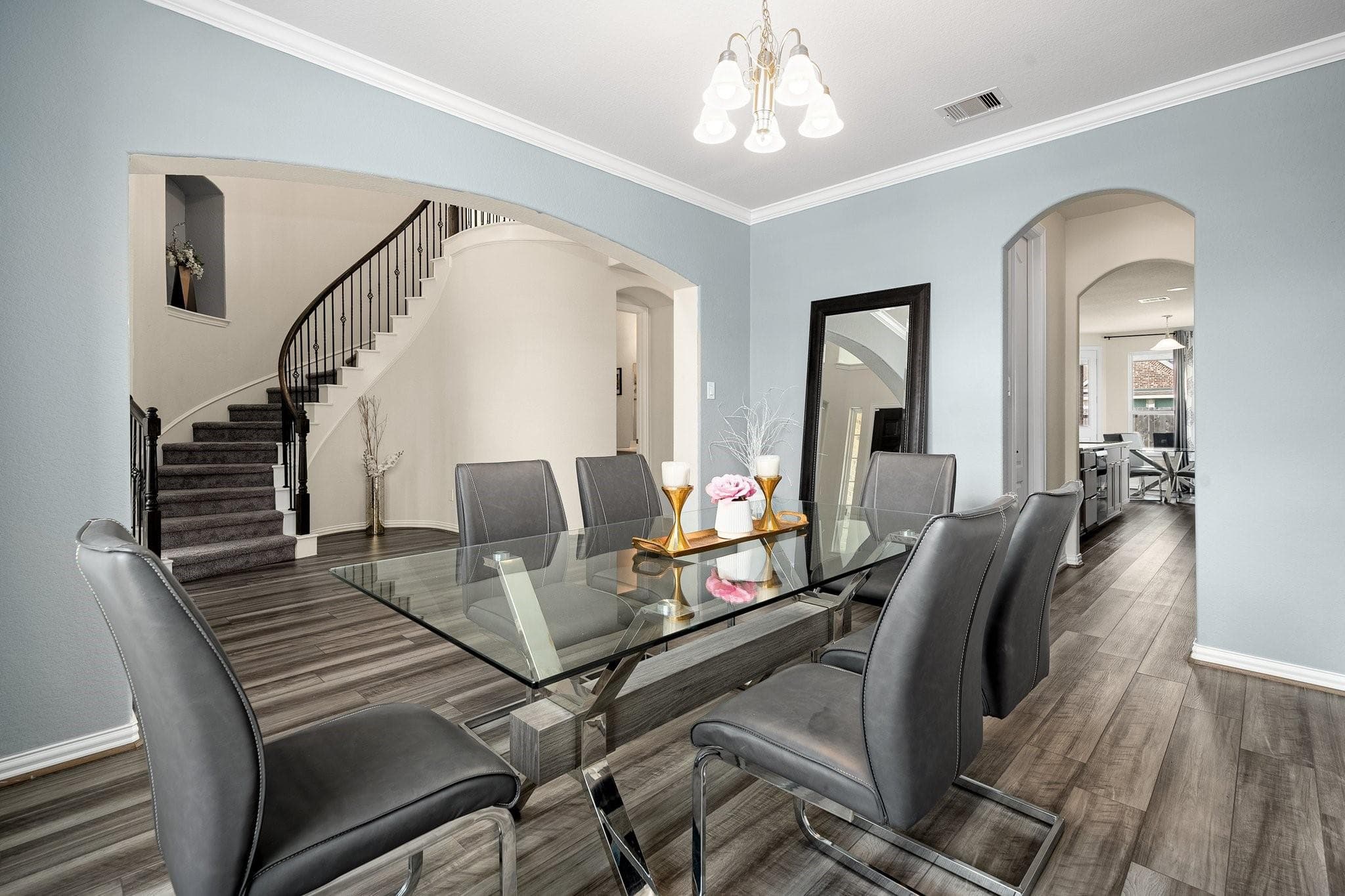 Gallery image 4