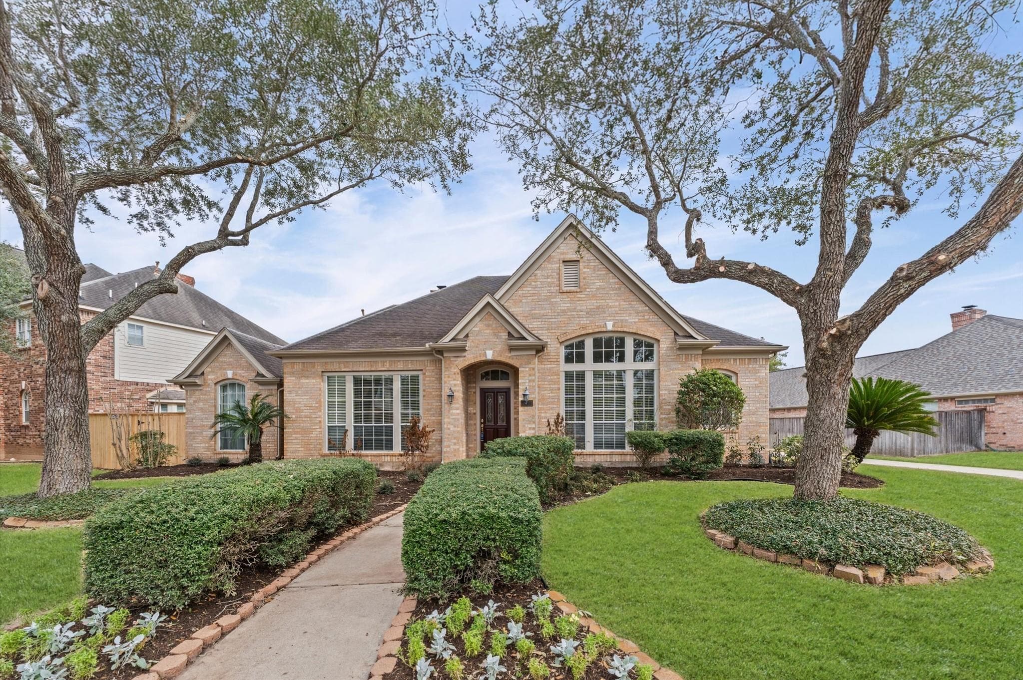 7439 Guinevere Dr