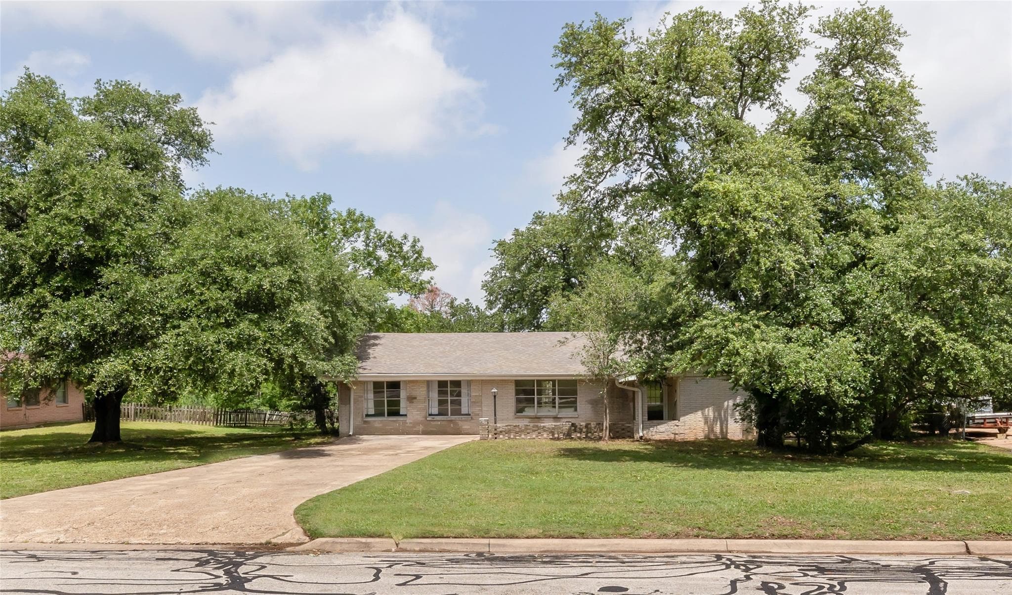 Main property image