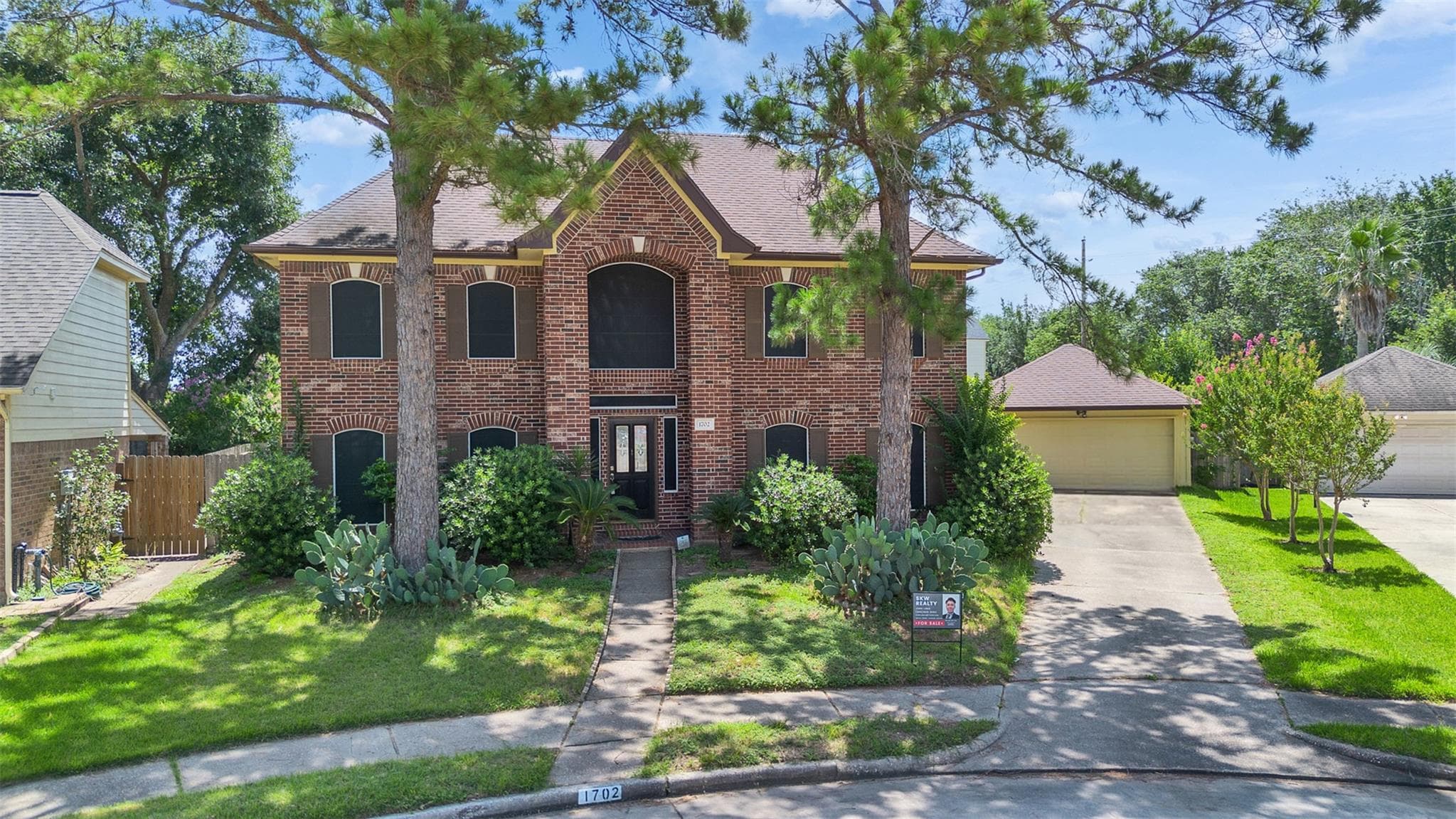 1702 Lake Geneva Ct