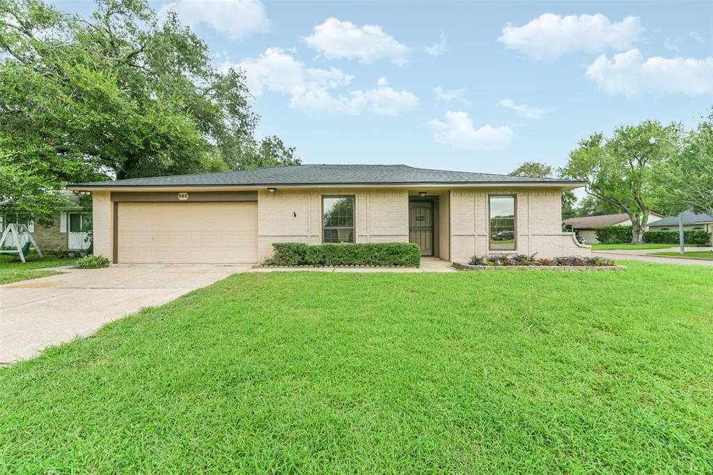 307 Woodvale Dr