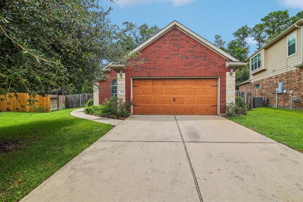 3514 Oakville Dr
