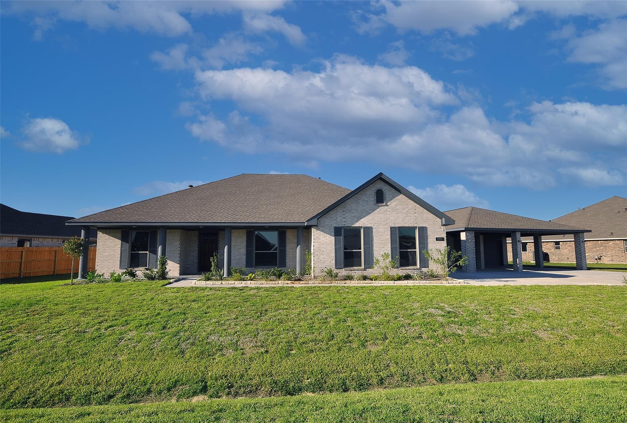 2212 Estancia Ln