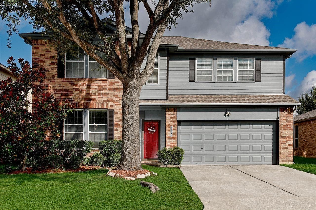 8818 Willow Spur Dr