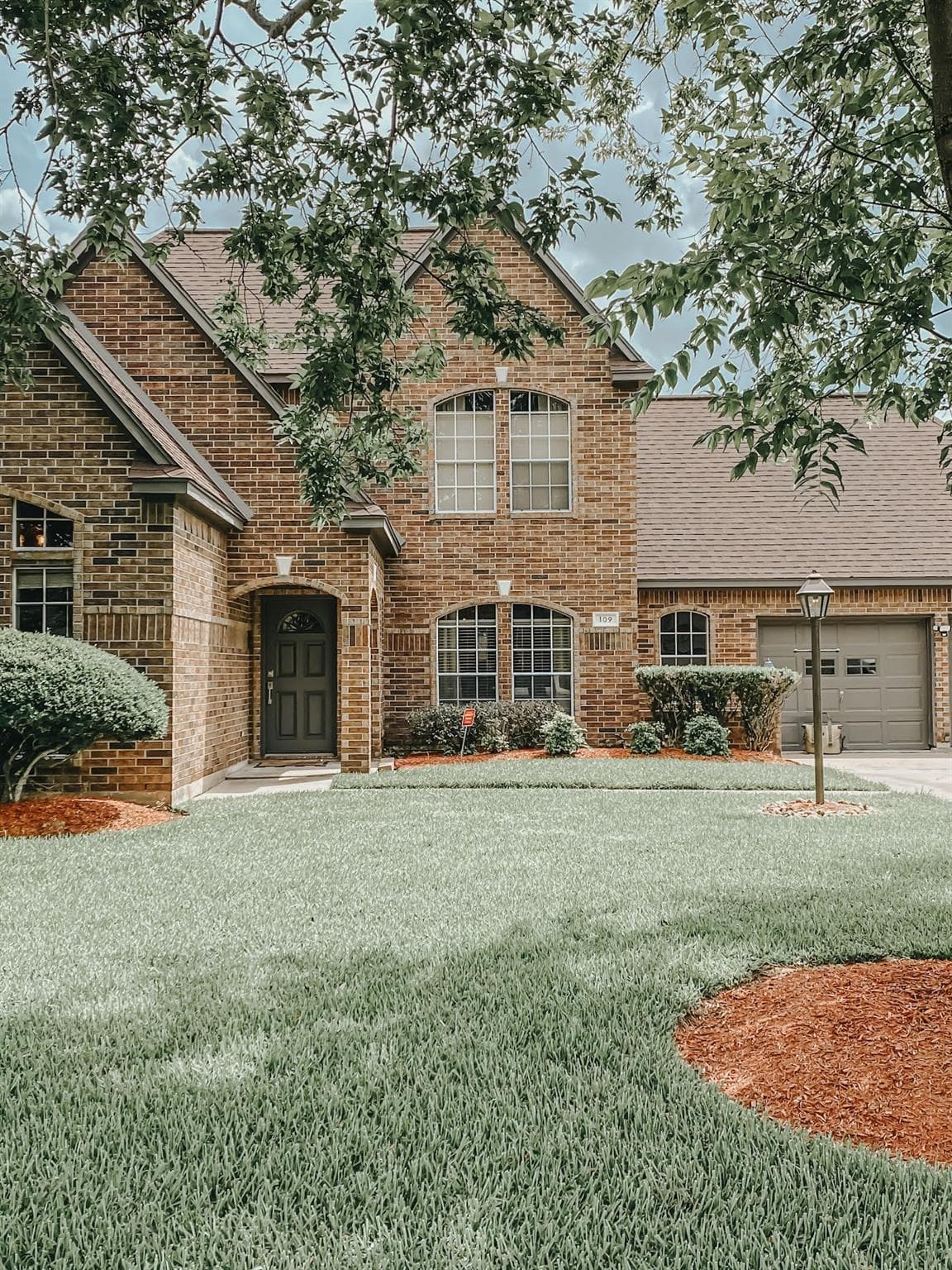109 Silver Lace St