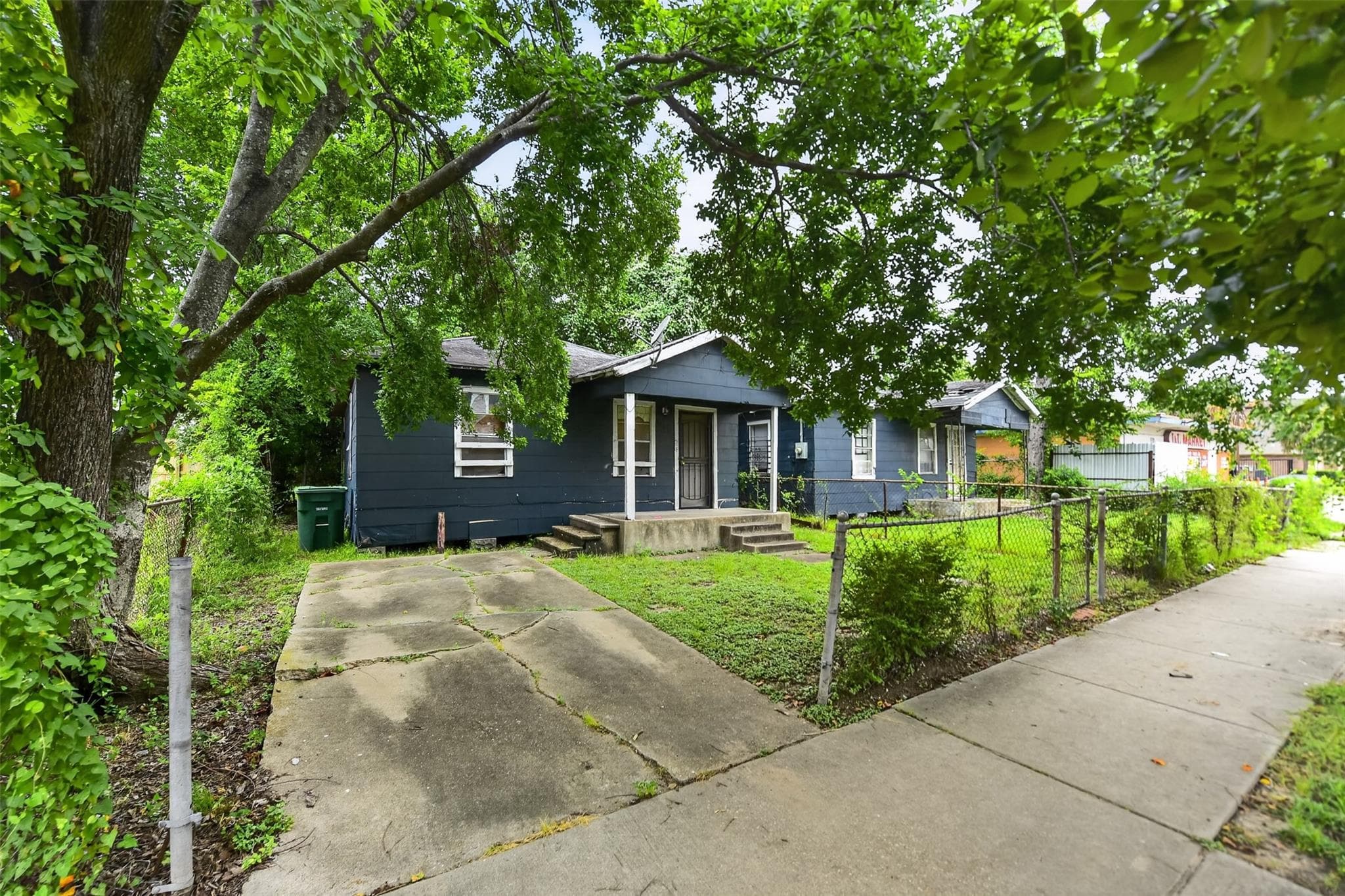 1415 Gregg St