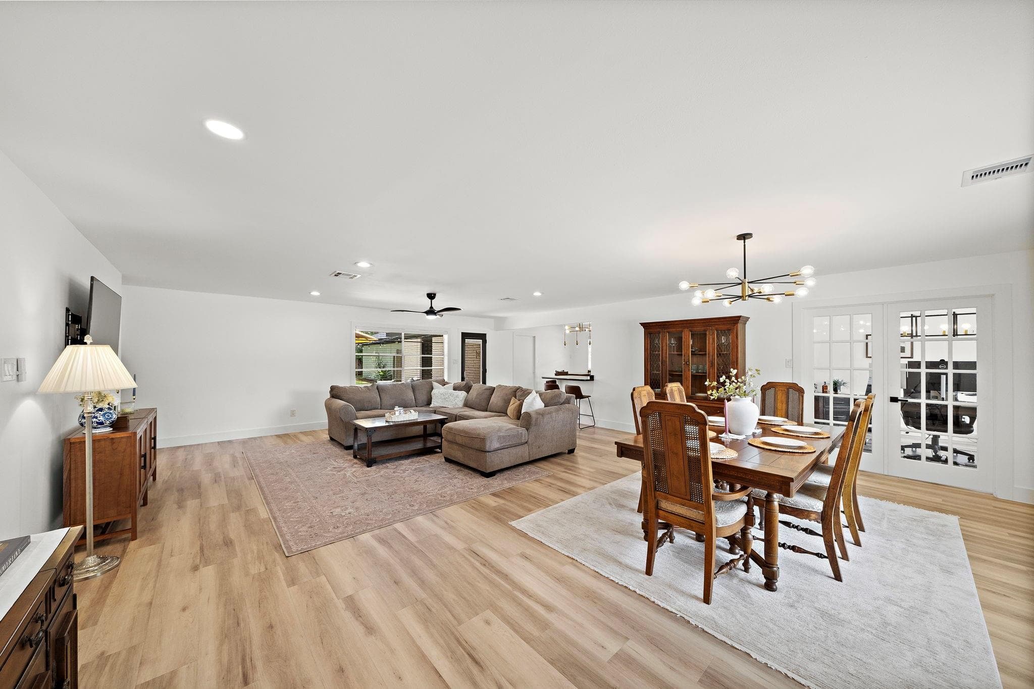 Main property image