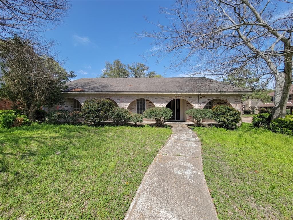 10702 Crestfield Ct
