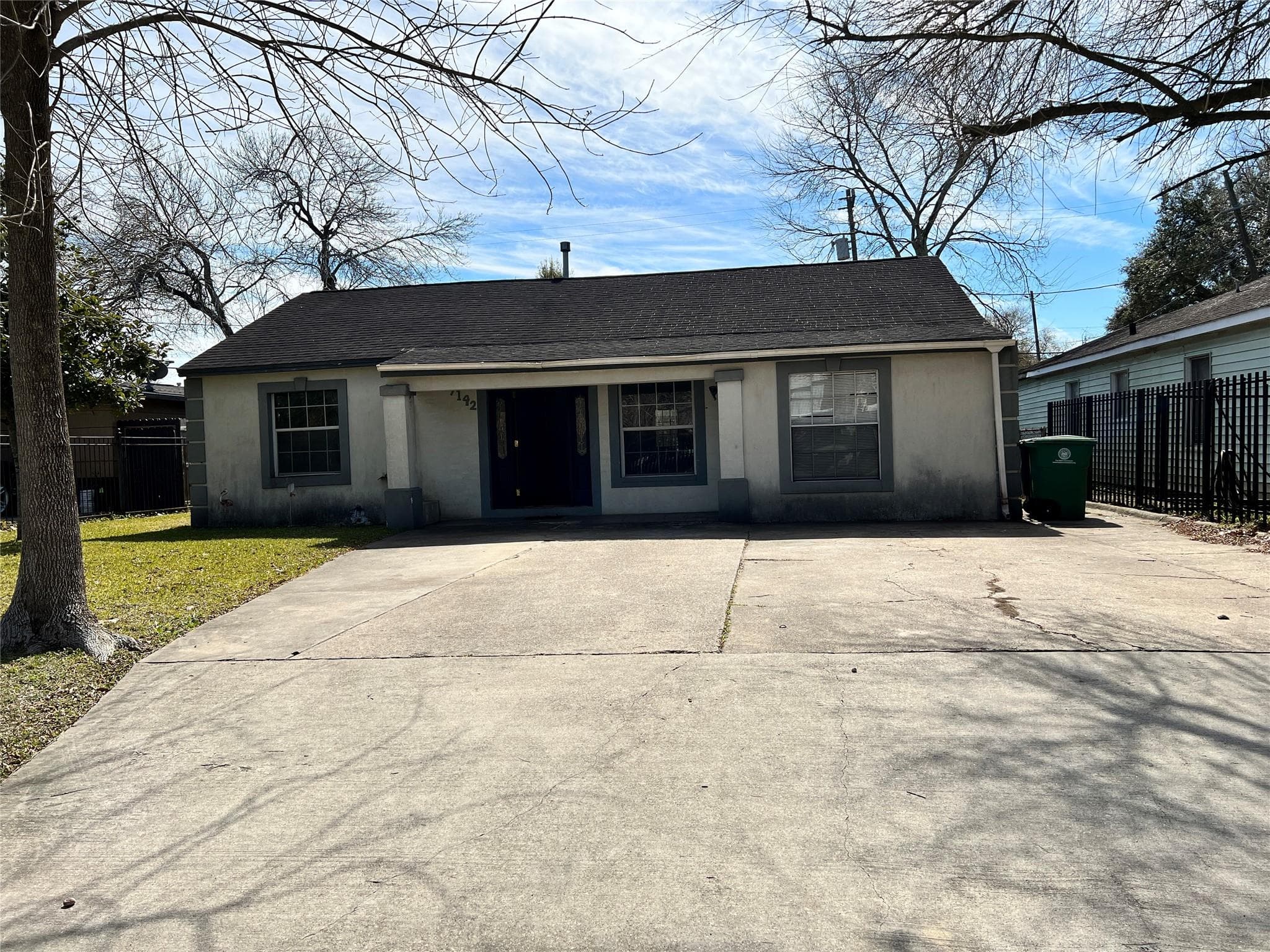 7142 Dixie Dr
