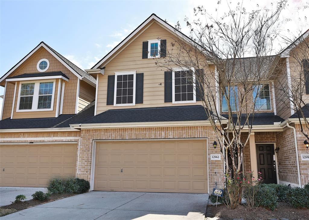 12962 Iris Garden Ln