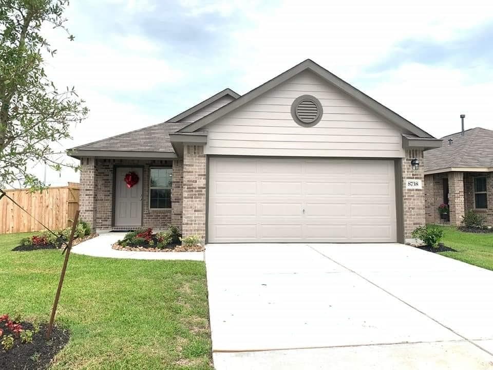 8738 Baywood Ct