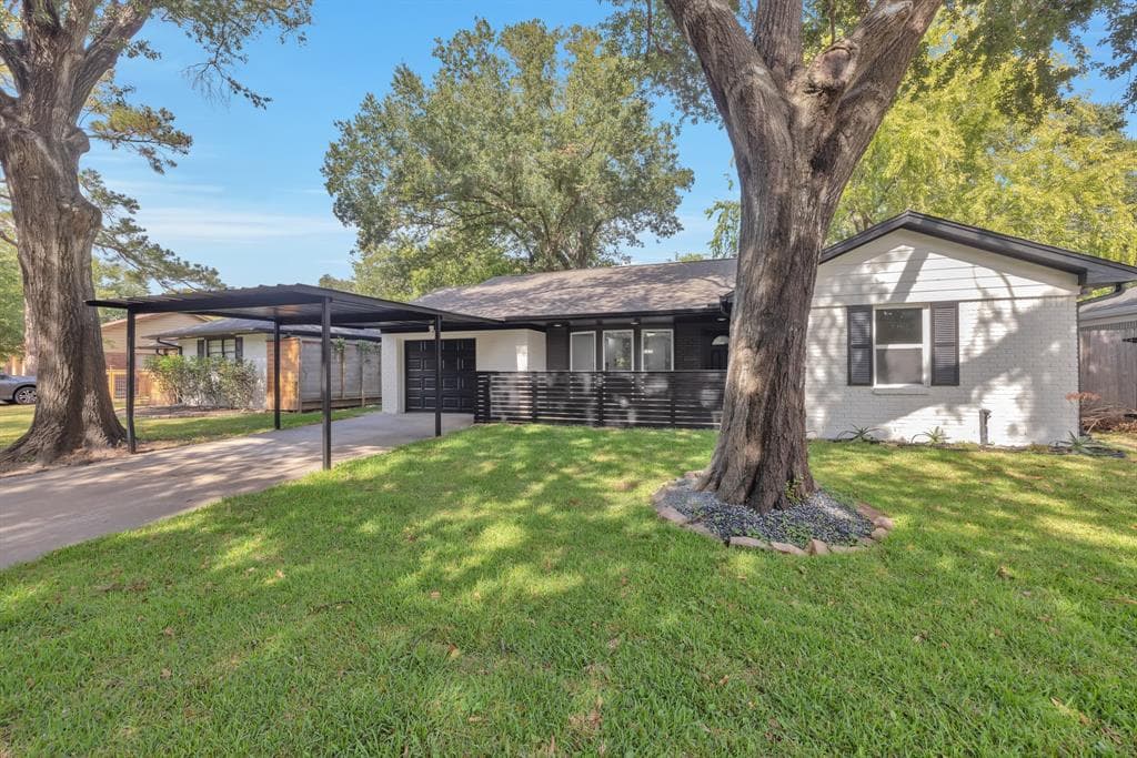 4946 Lamonte Ln