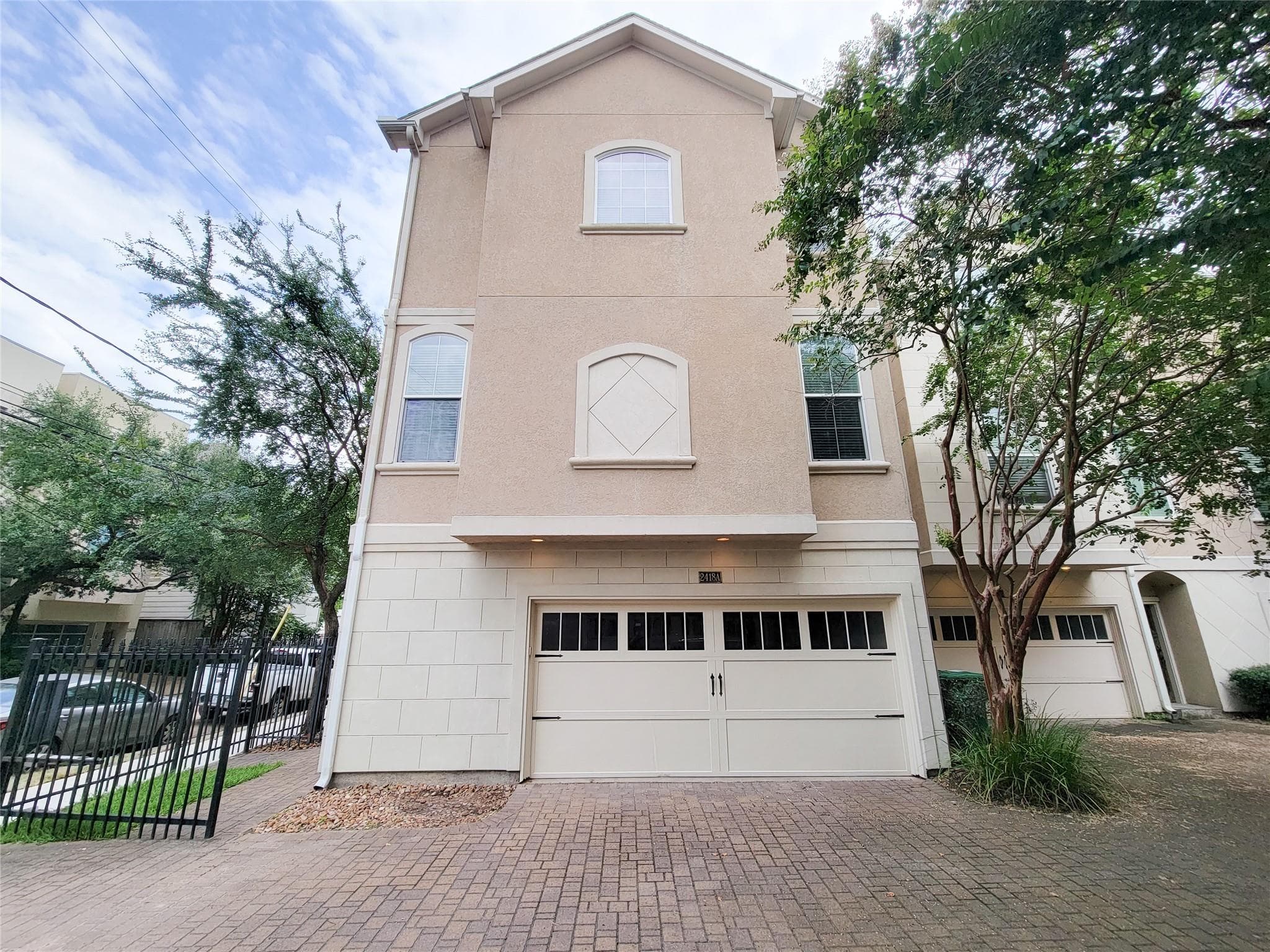 Main property image