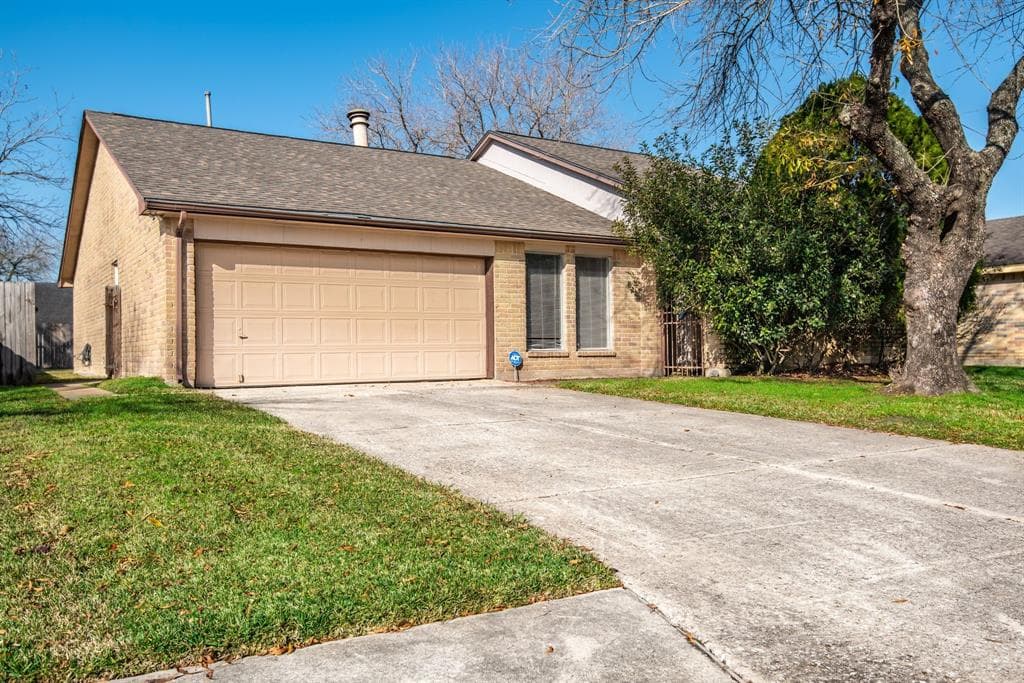 14023 Whispering Palms Dr