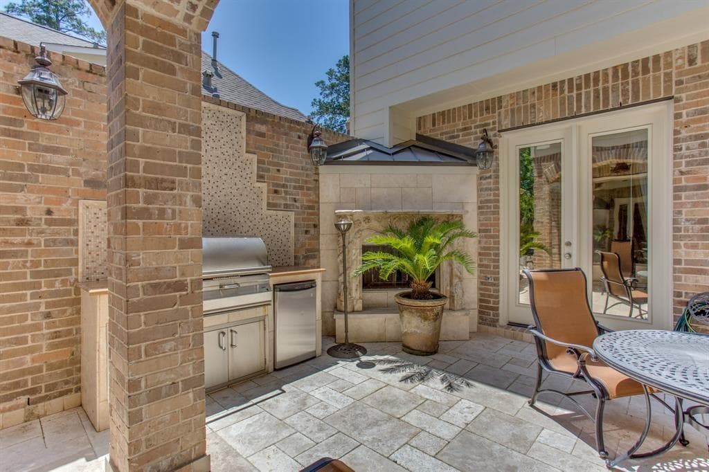 10 Heathcote Ct