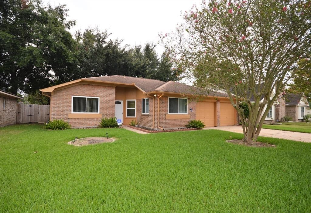 423 Charidges Dr