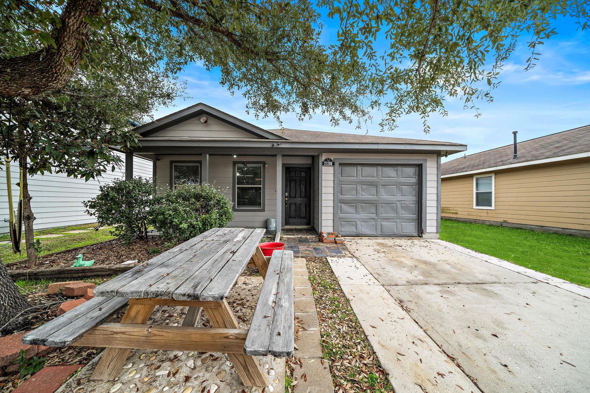 21206 Grand Linden Ct