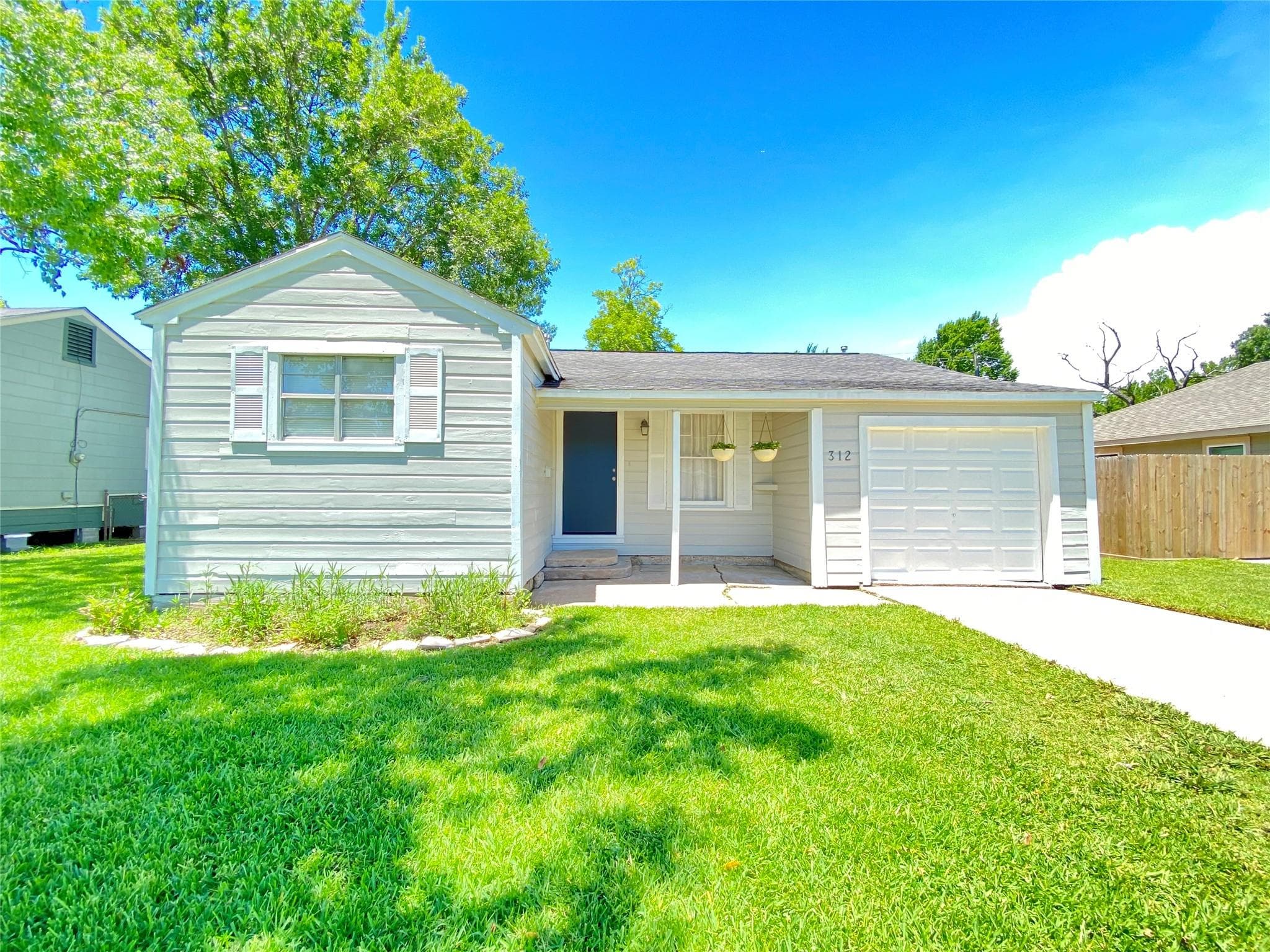 Main property image