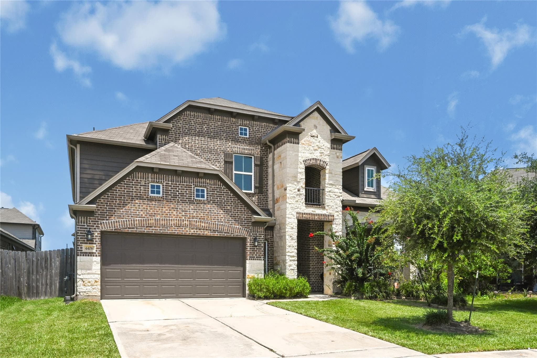 4406 Clara Rose Ln