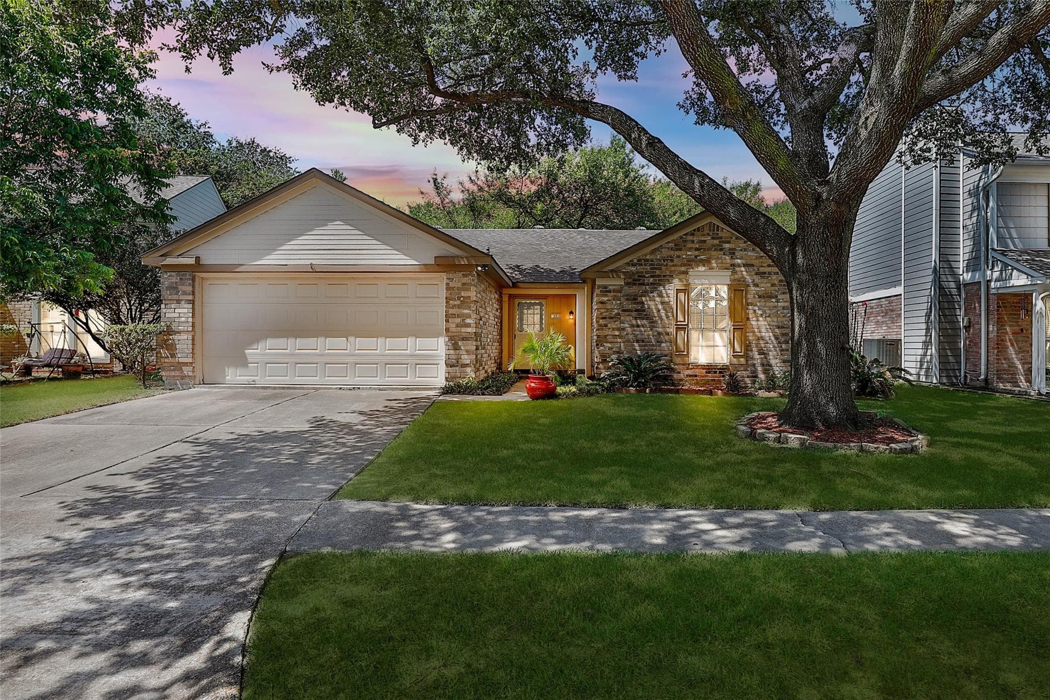 12218 Oldenburg Ln