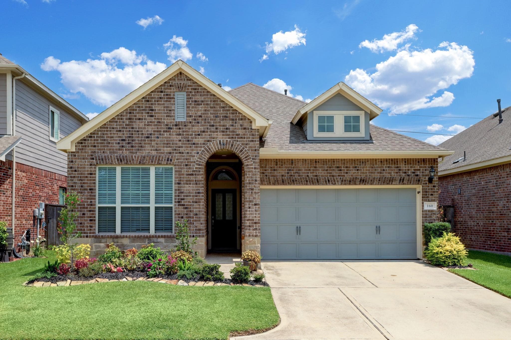 160 Castlegate Ln