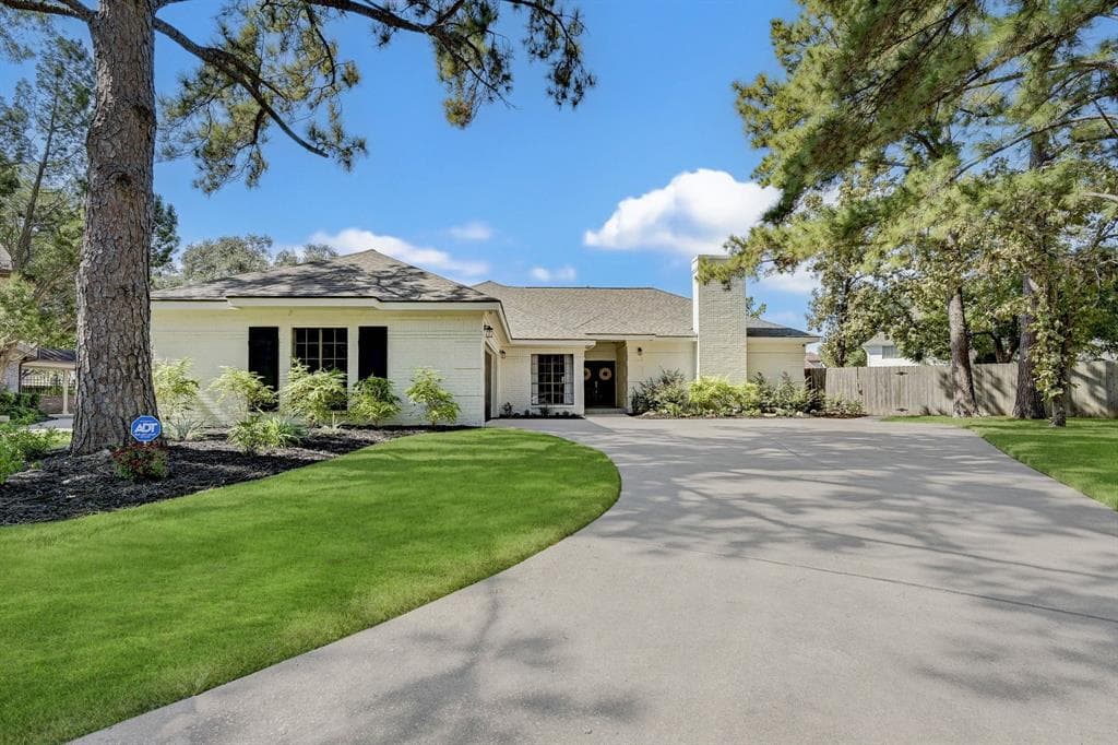 15726 Windy Glen Dr