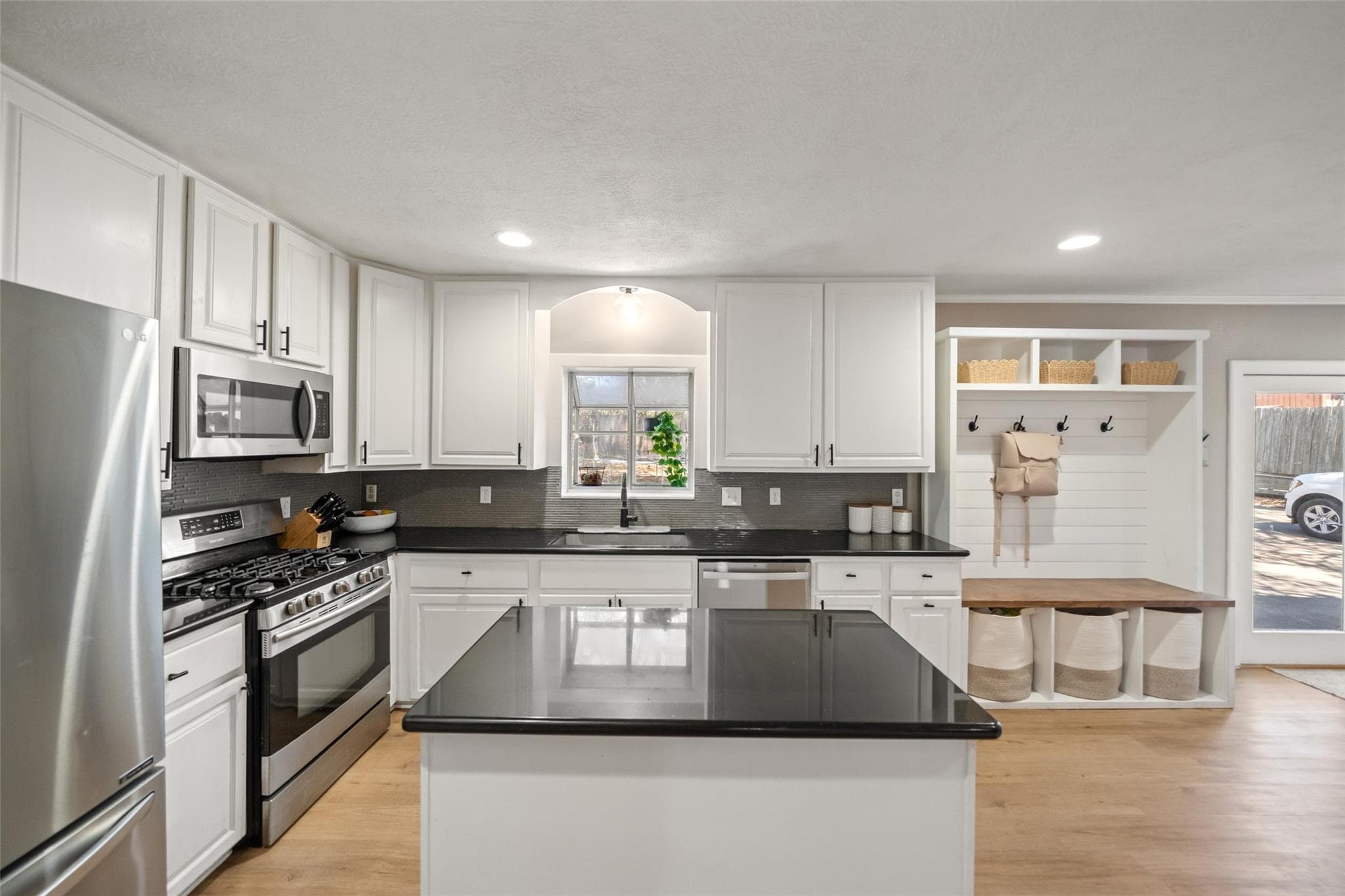 Main property image