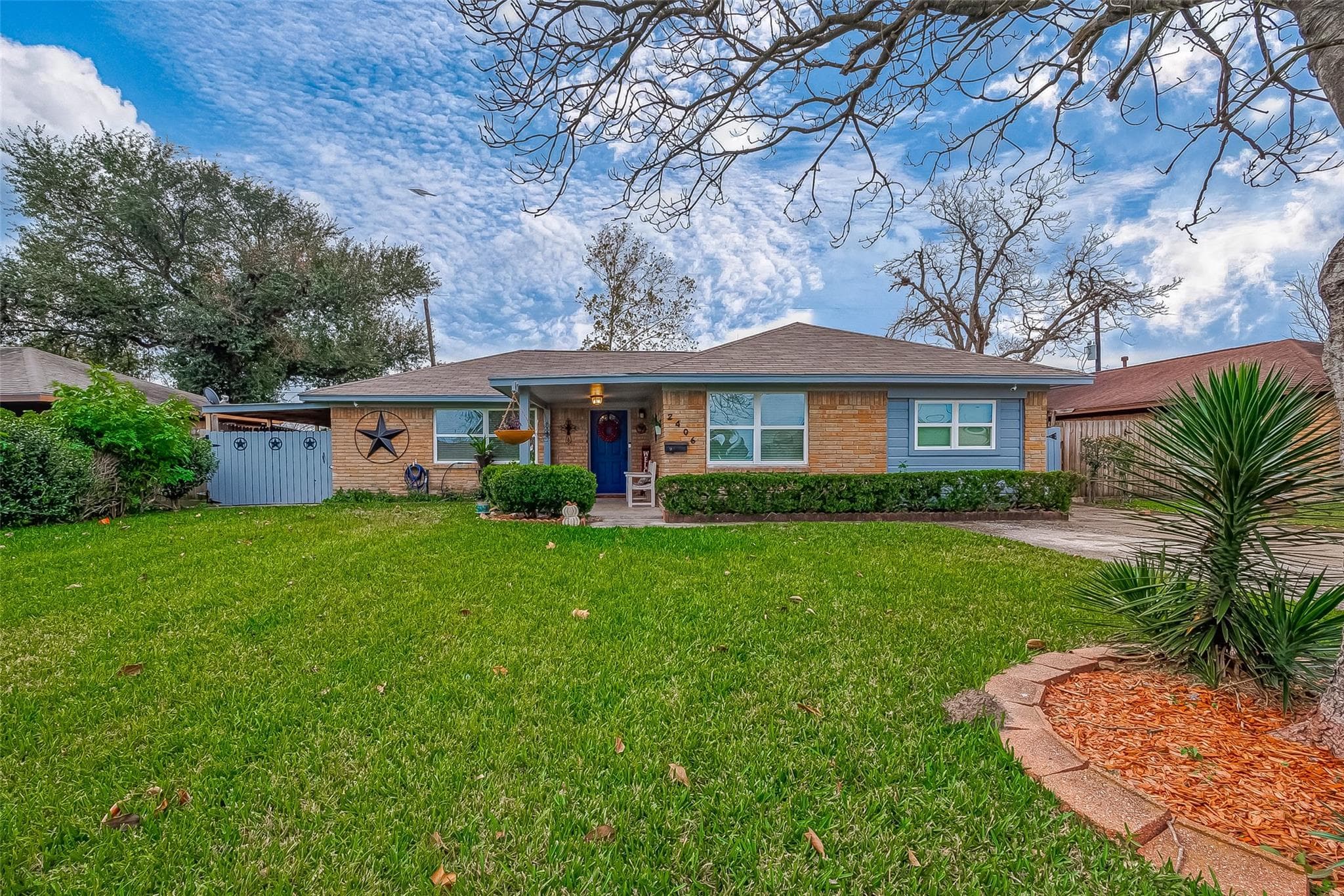 2406 Hillshire Dr